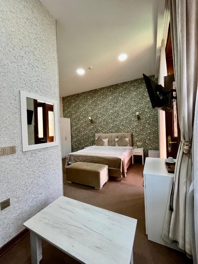 Nizami Hotel Baku Bagian luar foto