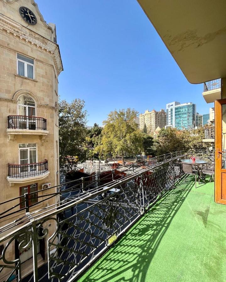 Nizami Hotel Baku Bagian luar foto