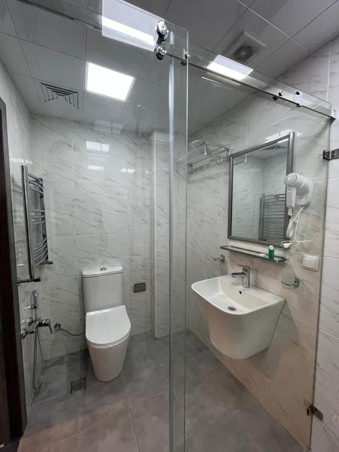 Nizami Hotel Baku Bagian luar foto