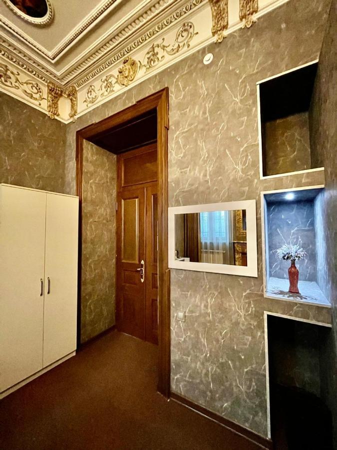 Nizami Hotel Baku Bagian luar foto
