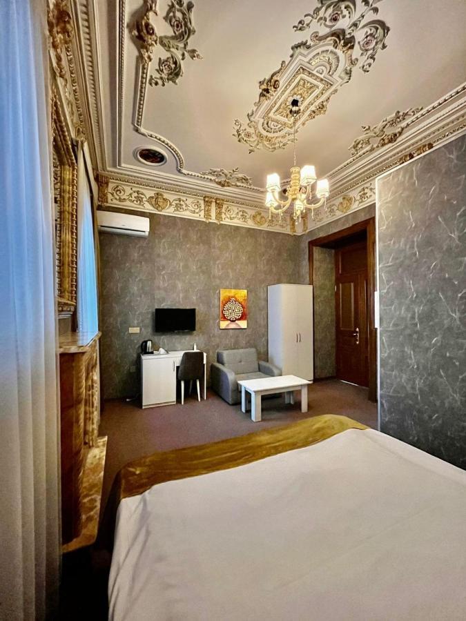 Nizami Hotel Baku Bagian luar foto