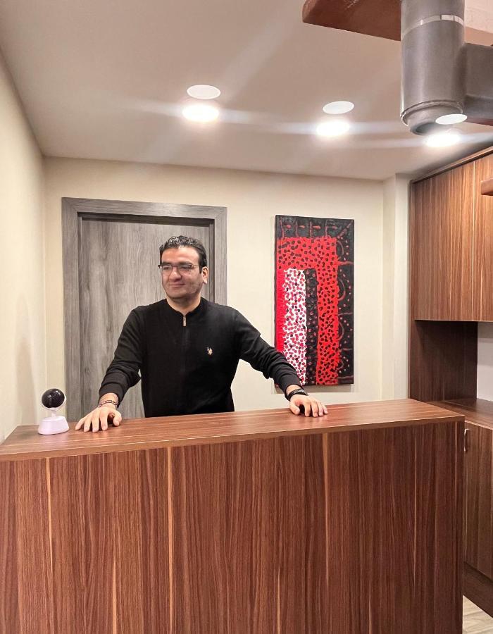 Nizami Hotel Baku Bagian luar foto