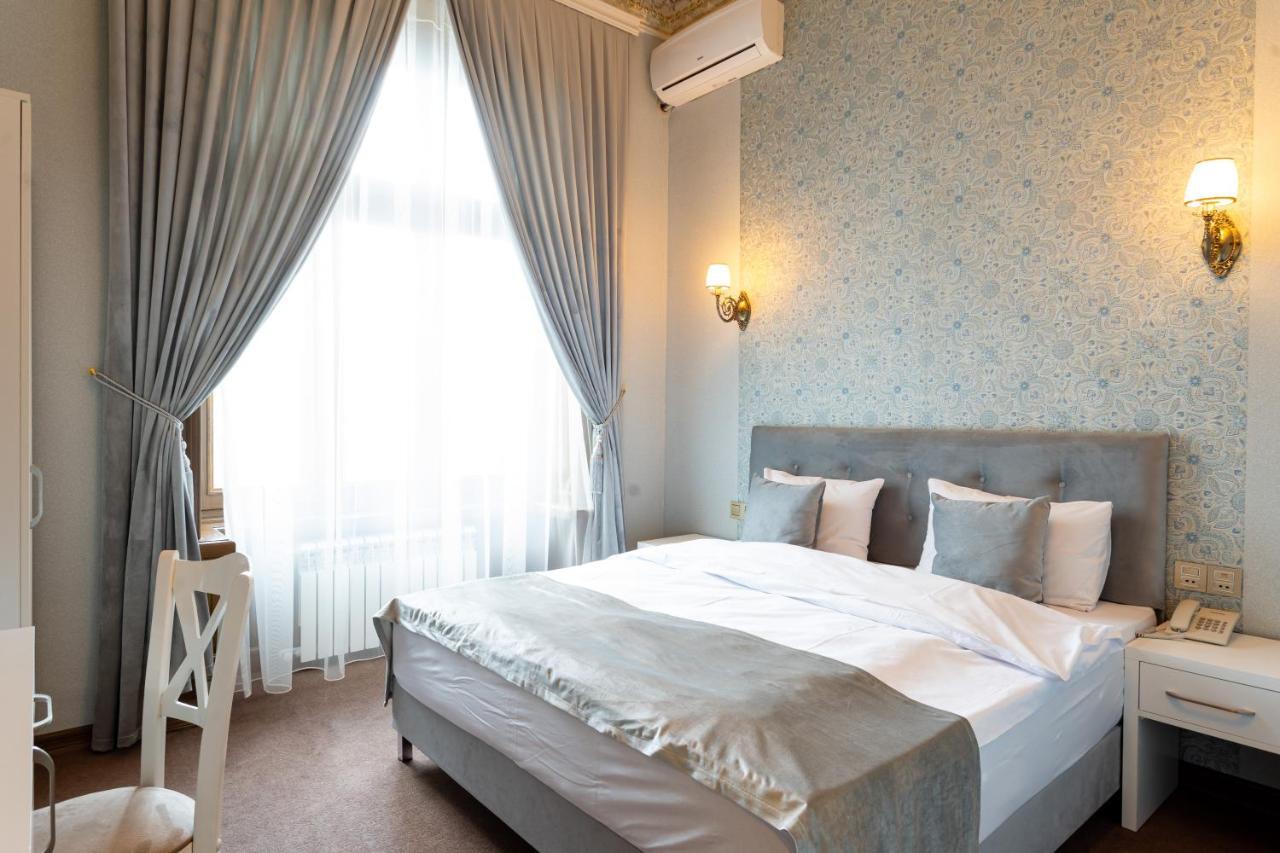 Nizami Hotel Baku Bagian luar foto