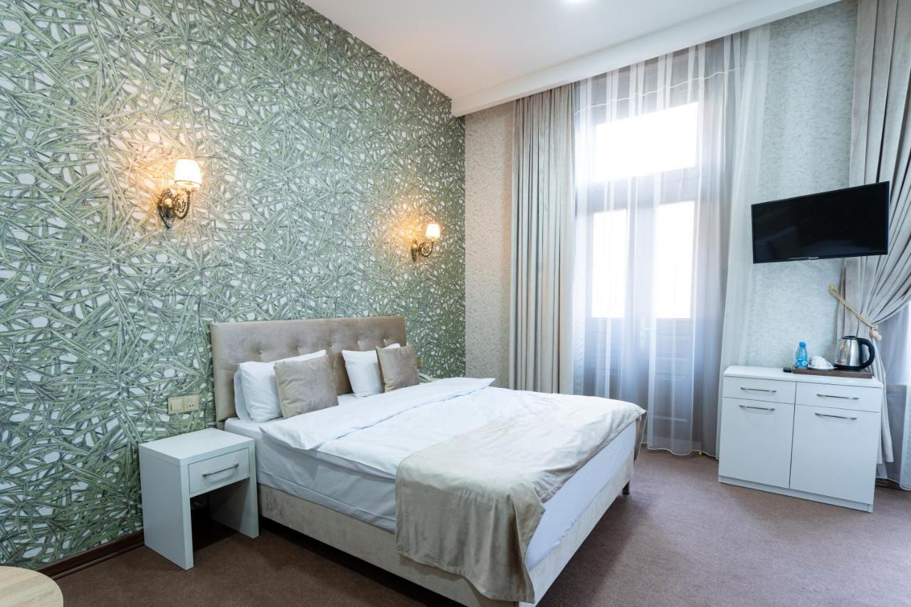 Nizami Hotel Baku Bagian luar foto