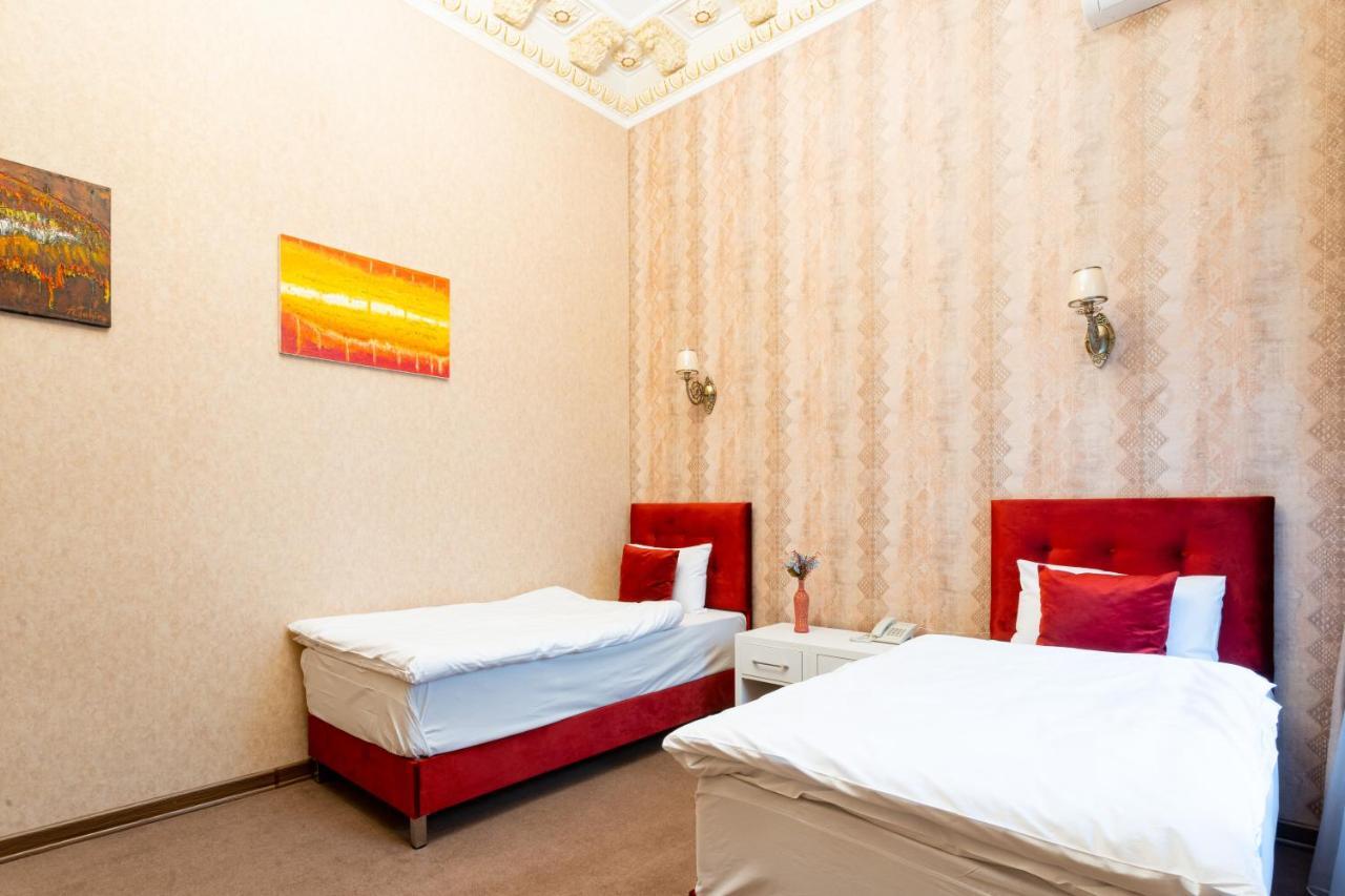 Nizami Hotel Baku Bagian luar foto