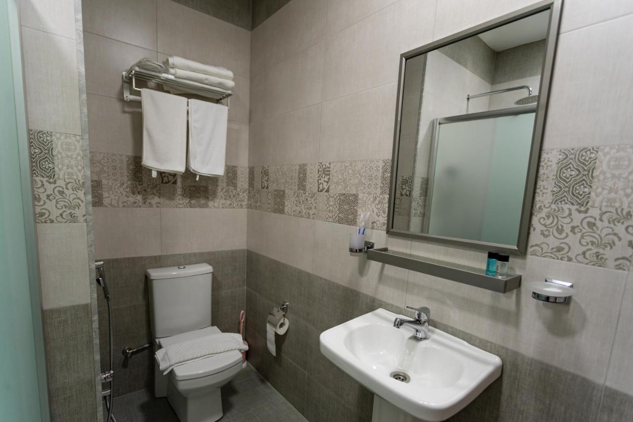 Nizami Hotel Baku Bagian luar foto