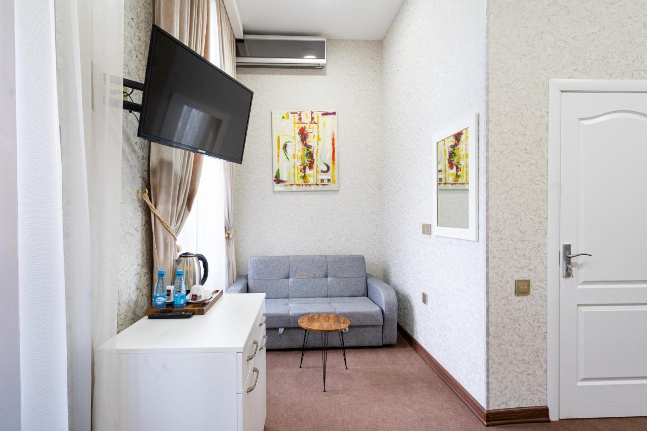 Nizami Hotel Baku Bagian luar foto