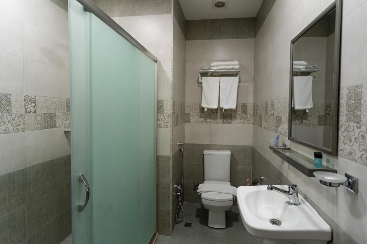 Nizami Hotel Baku Bagian luar foto